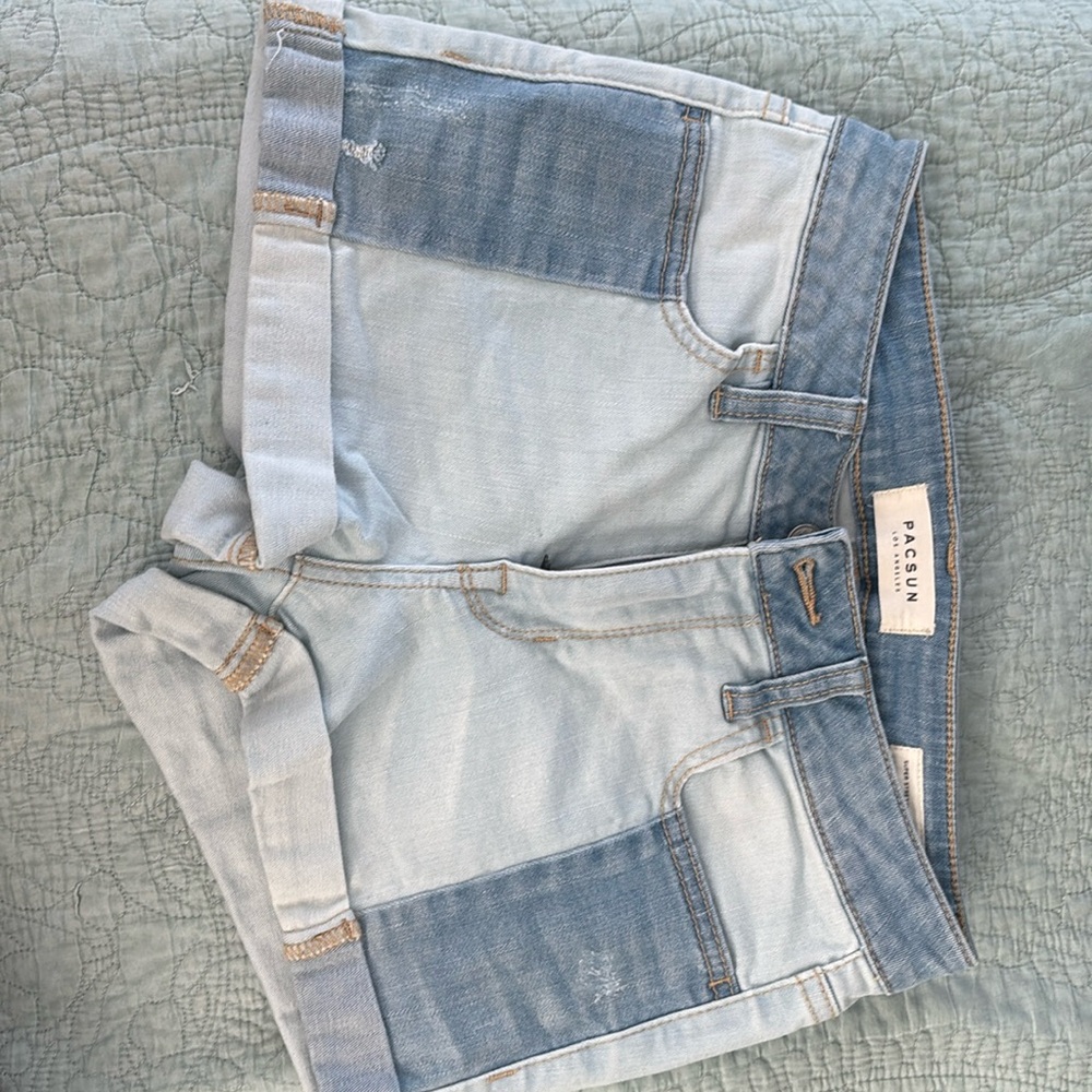 Pacsun Super Stretch Shortie two-tone Jean shorts.